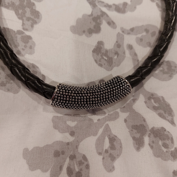 Caroline Néron chunky braided leather choker With The Assorted Bracelet - Picture 3 of 8
